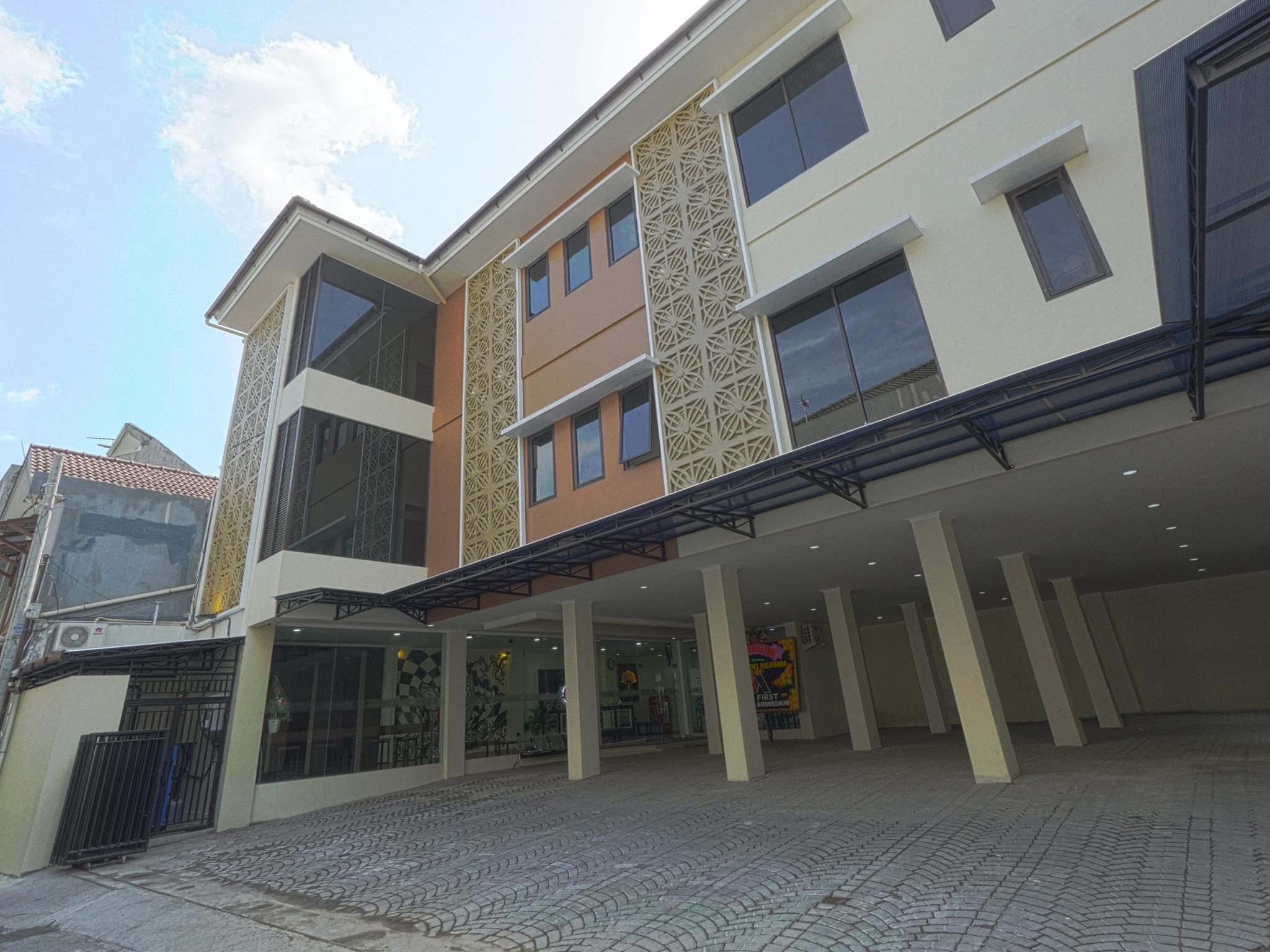 Collection O Yogyakarta Near Jalan Malioboro Formerly Alena Residence Exterior foto